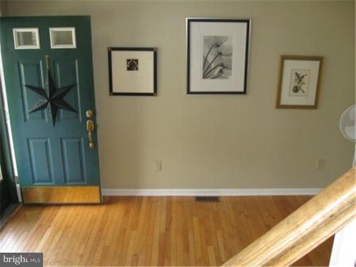 241 Sylvan Street Riverside, NJ 08075 - Photo 3 of 21 Living Room