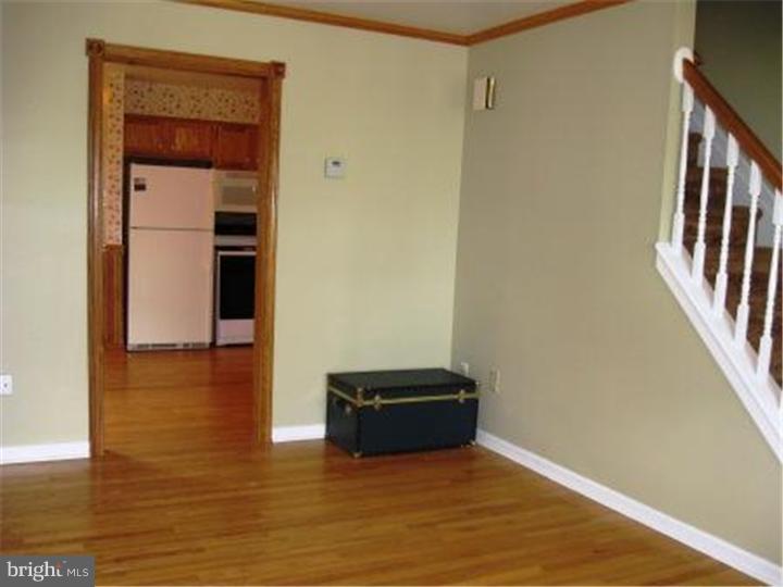 241 Sylvan Street Riverside, NJ 08075 - Photo 4 of 21 Living Room