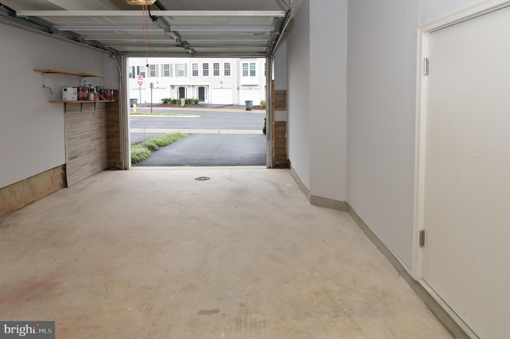 8321 Scotland Loop Manassas, VA 20109 - Photo 28 of 42 Garage