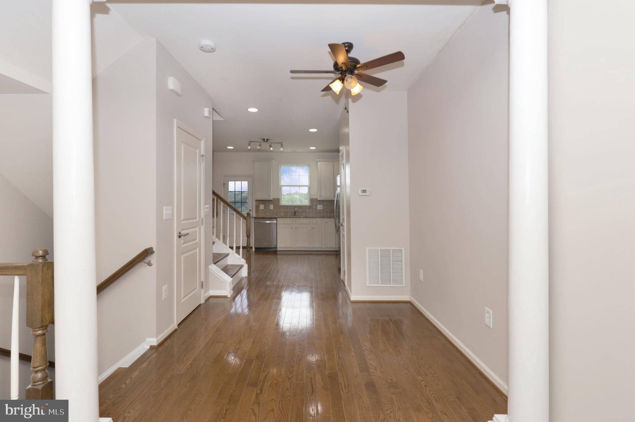 8321 Scotland Loop Manassas, VA 20109 - Photo 4 of 42 Living Room Angle