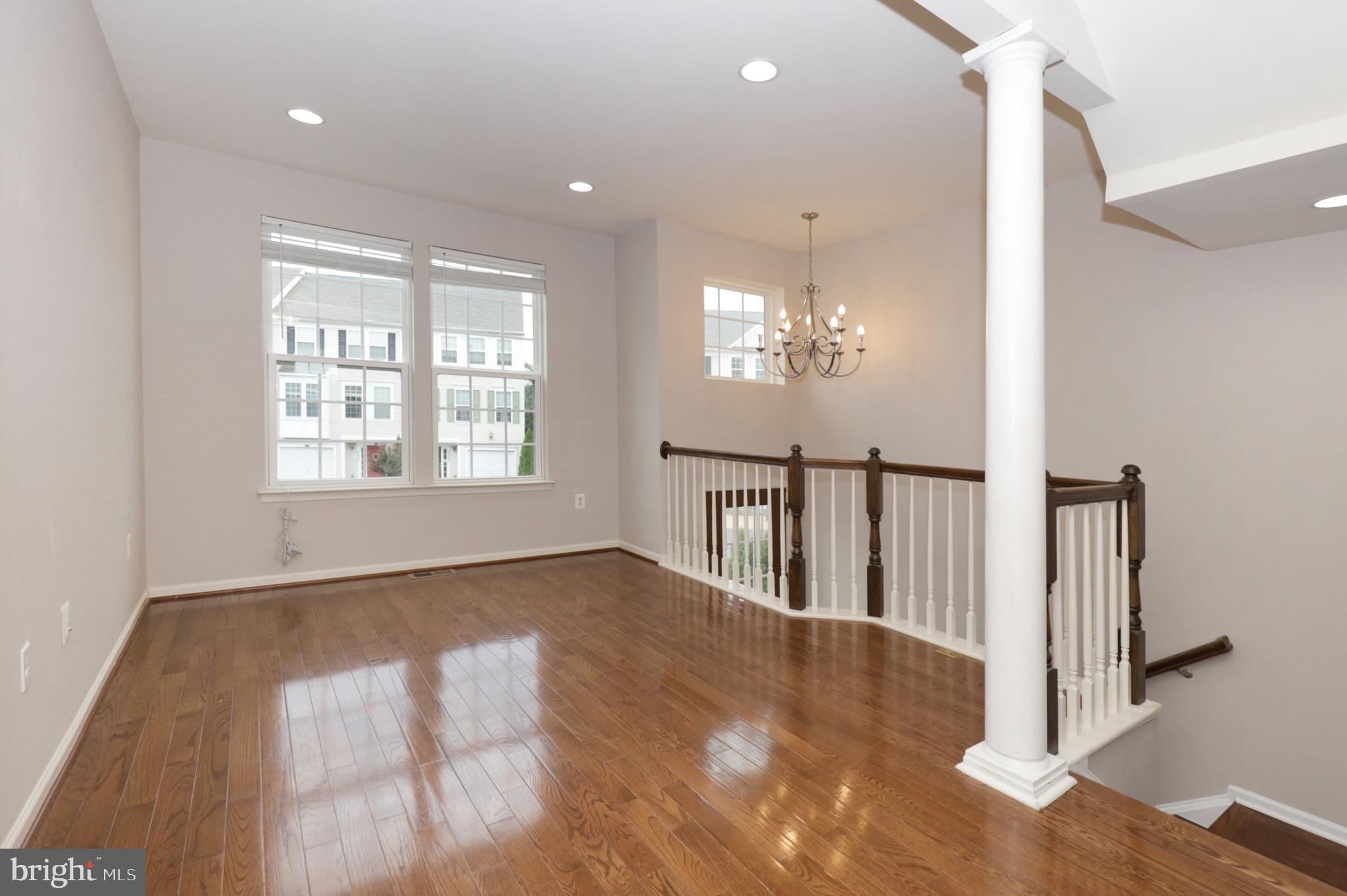 8321 Scotland Loop Manassas, VA 20109 - Photo 5 of 42 Gallery Image 5