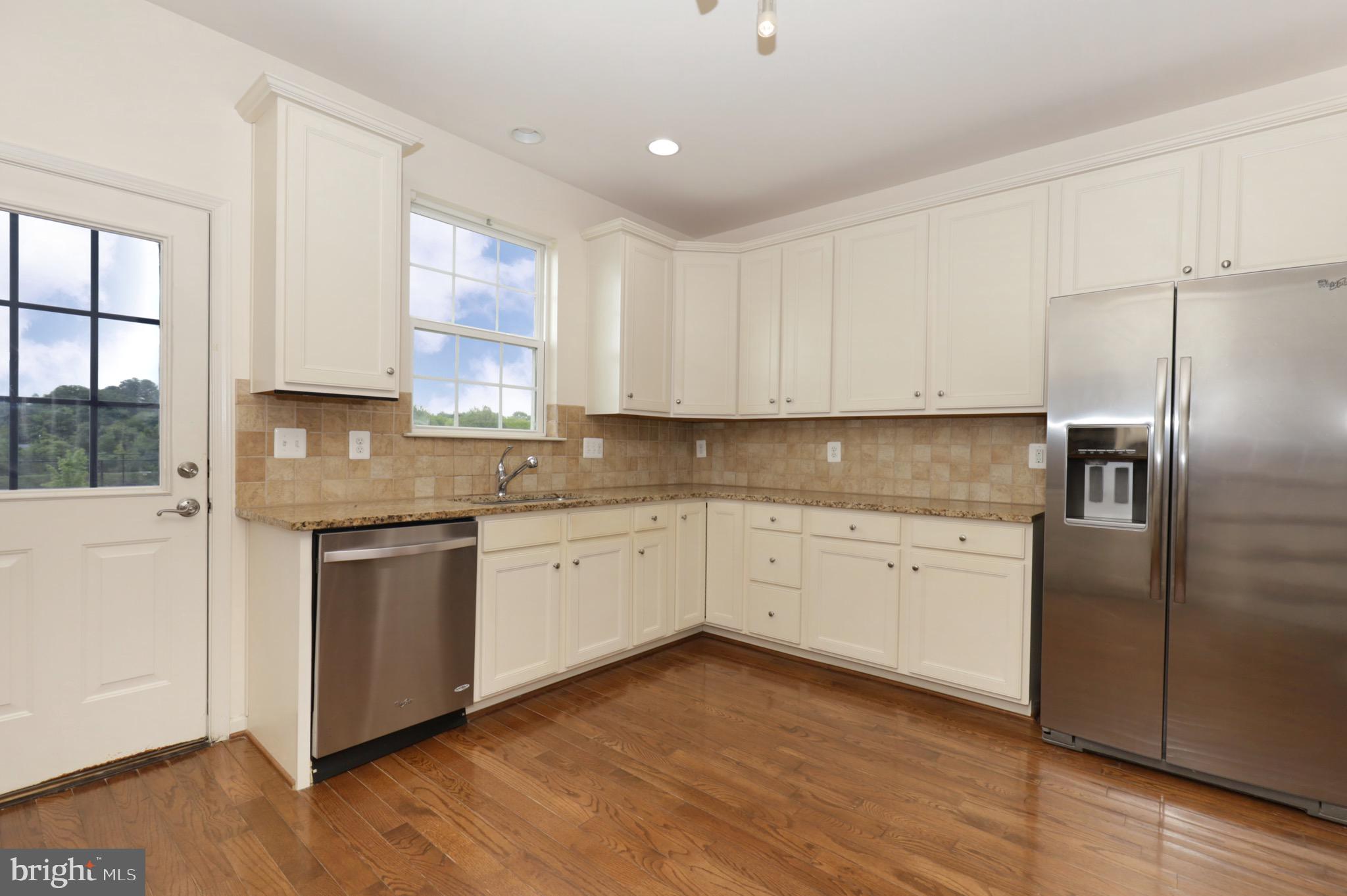 8321 Scotland Loop Manassas, VA 20109 - Photo 9 of 42 Kitchen II