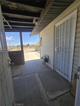a view of a garage