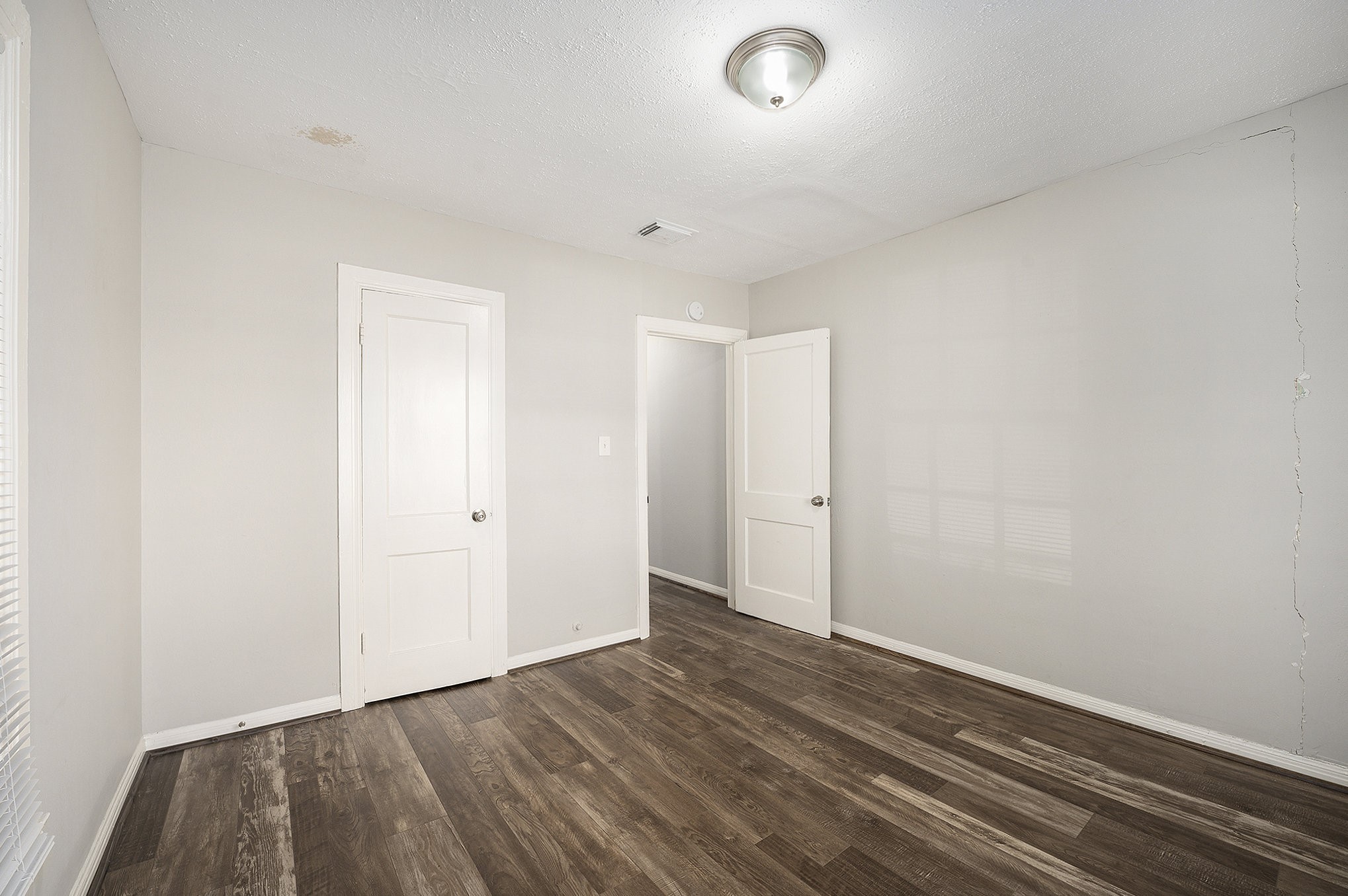 10406 Wiggins Street Houston, TX 77029 - Photo 6 of 12 a view of an empty room