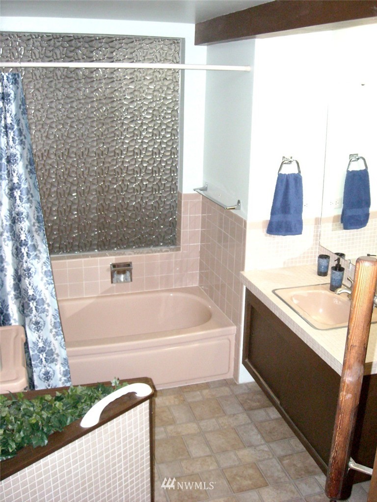 2622 Rocky Point Road Northwest Bremerton, WA 98312 - Photo 11 of 24 Gallery Image 11