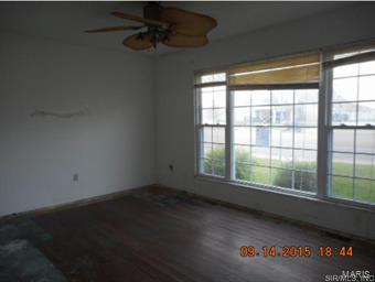 1212 West Pontoon Road Granite City, IL 62040 - Photo 4 of 12 Gallery Image 4
