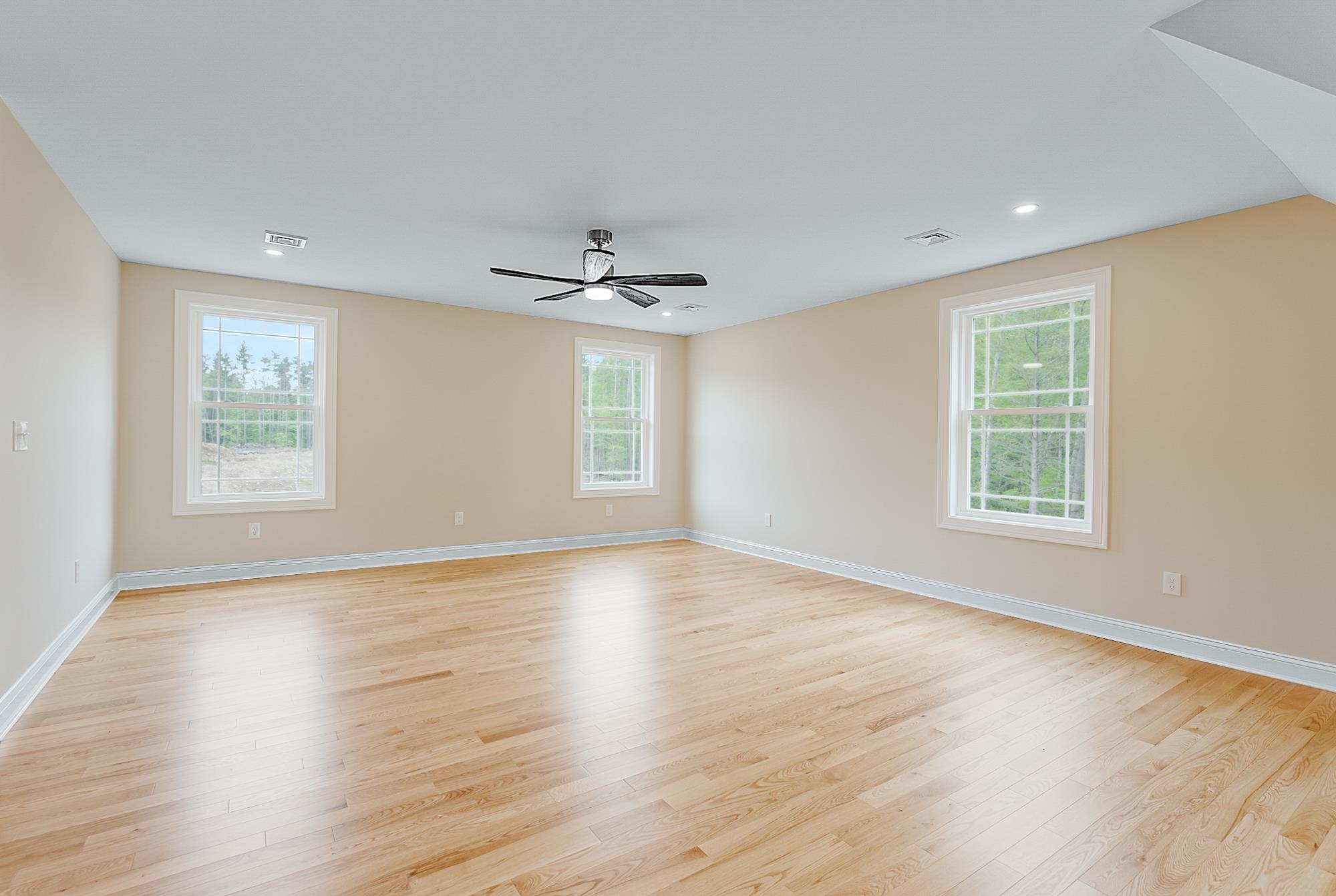 211 North Road Sandown, NH 03873 - Photo 21 of 52