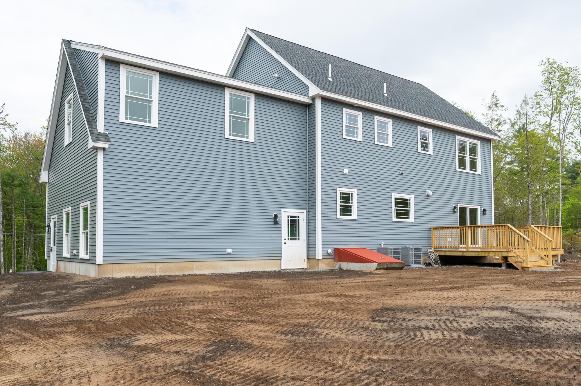 211 North Road Sandown, NH 03873 - Photo 46 of 52