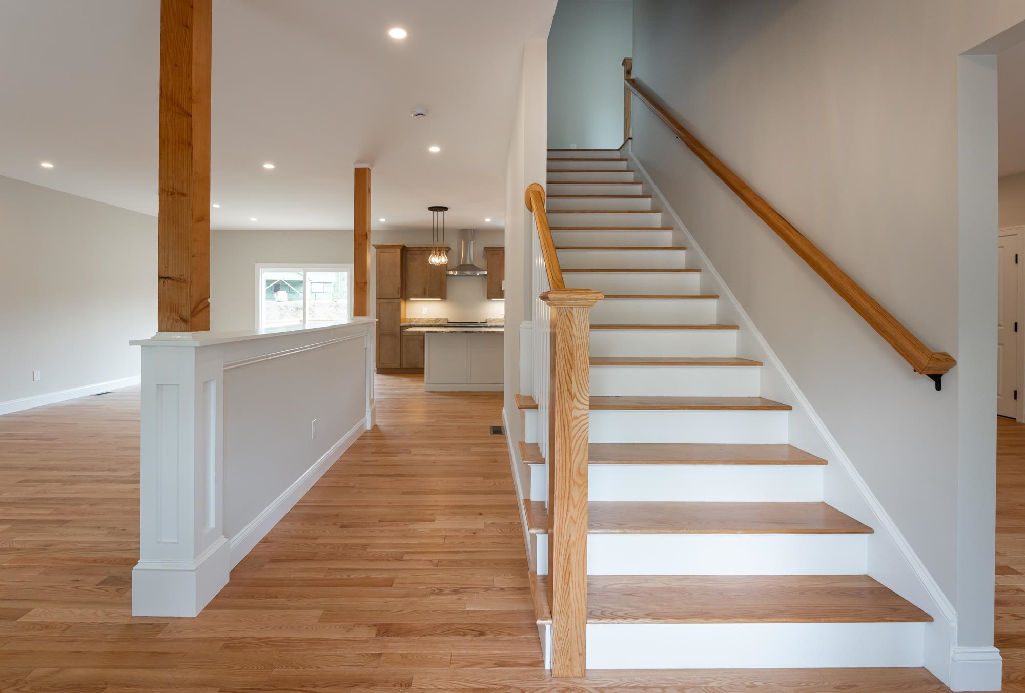211 North Road Sandown, NH 03873 - Photo 5 of 52