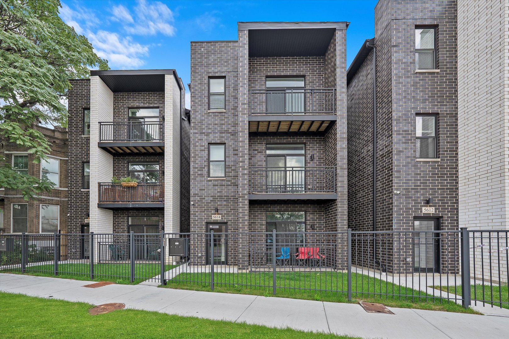 5614 West Grand Ave  