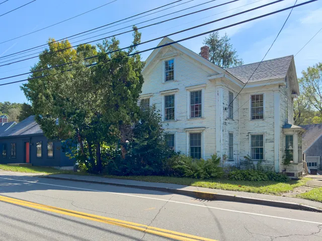 $170,000 | 965 Main Street, Waldoboro, ME 04572