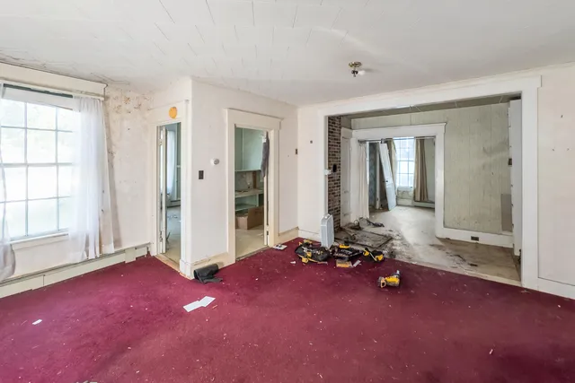 $170,000 | 965 Main Street, Waldoboro, ME 04572