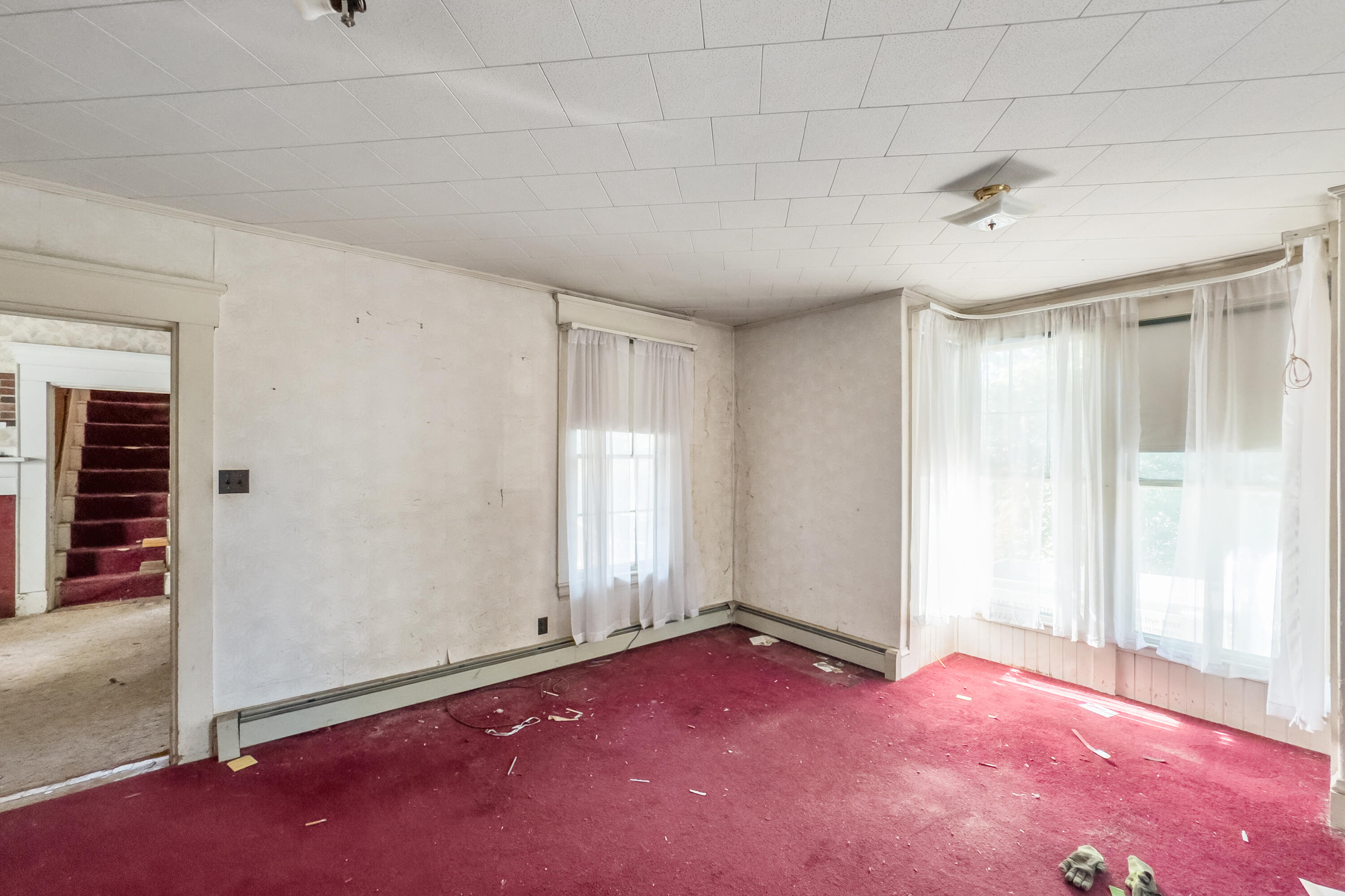965 Main Street Waldoboro, ME 04572 - Photo 6 of 15 Living room