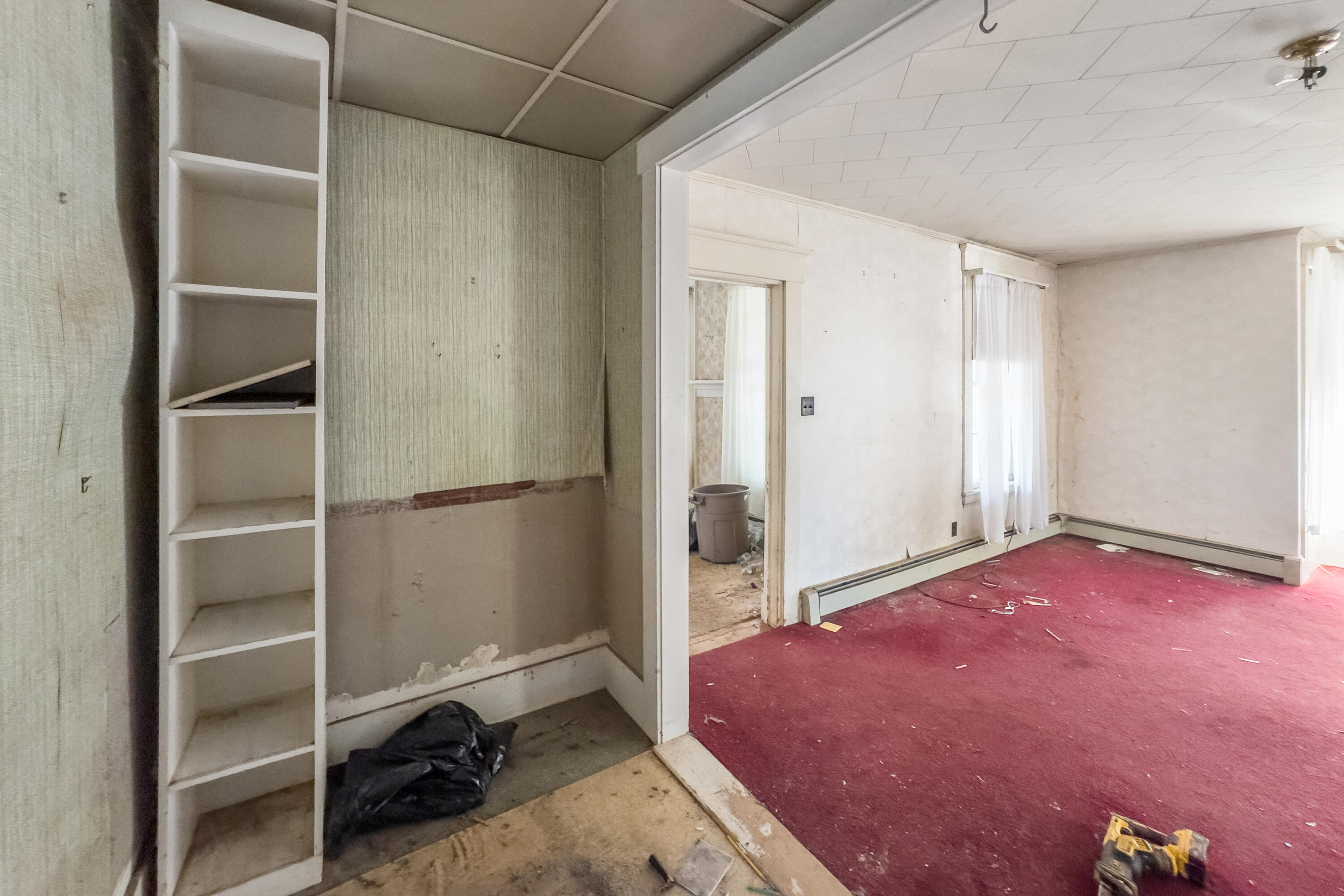 965 Main Street Waldoboro, ME 04572 - Photo 7 of 15 Living room