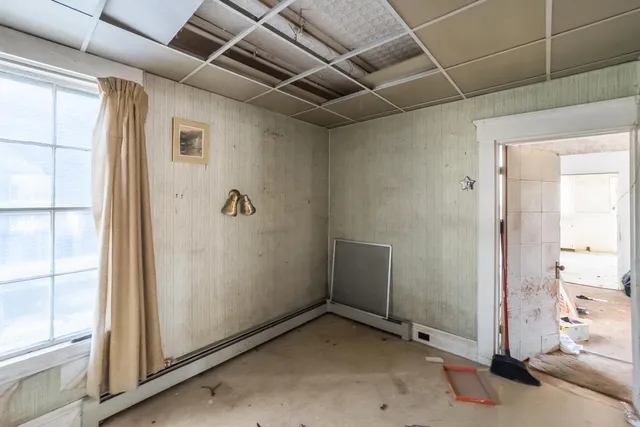 $170,000 | 965 Main Street, Waldoboro, ME 04572