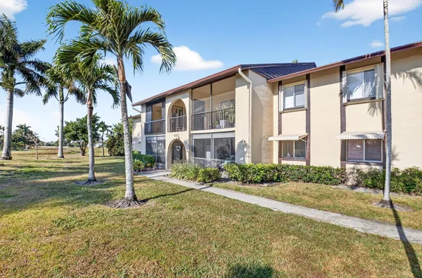 $151,800 | 427 Pine Glen Lane, Unit C2, Lake Worth, FL 33463