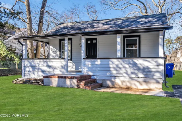 $439,000 | 24 Davos Road, Brick, NJ 08724