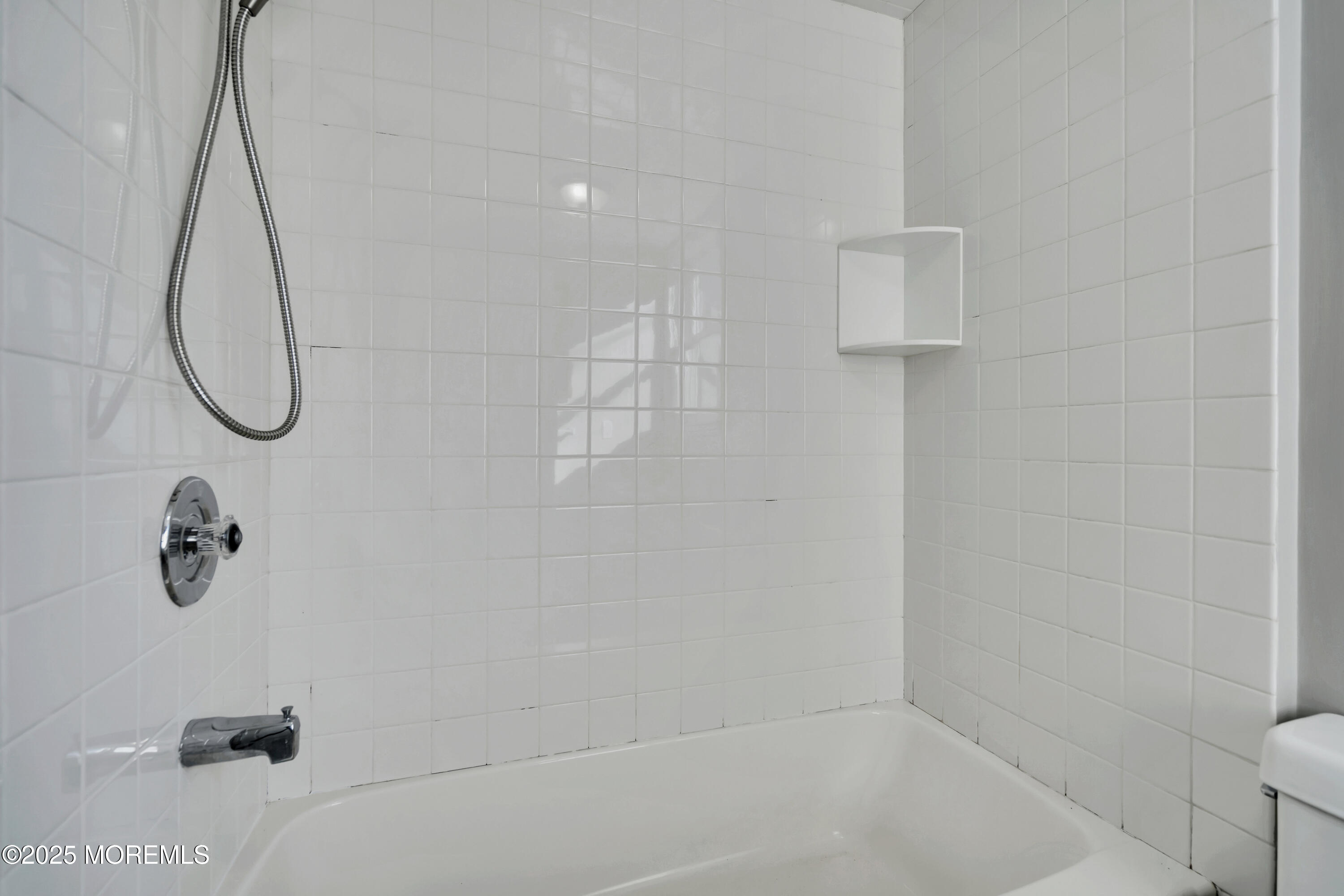 24 Davos Road Brick, NJ 08724 - Photo 11 of 16 014_dsc08864