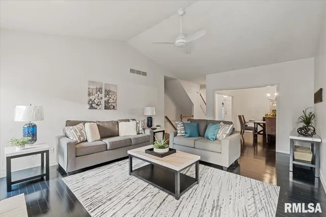 $374,900 | 3000 East 32nd Street, Unit 14, Davenport, IA 52807