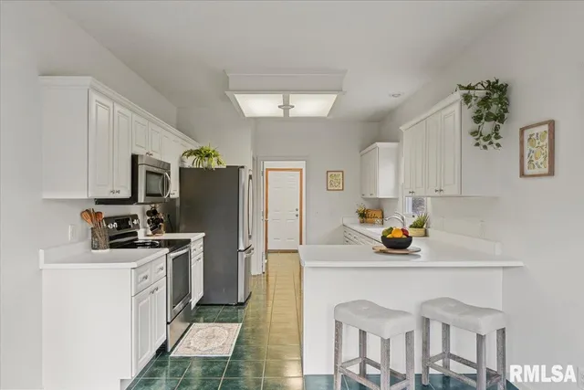 $374,900 | 3000 East 32nd Street, Unit 14, Davenport, IA 52807