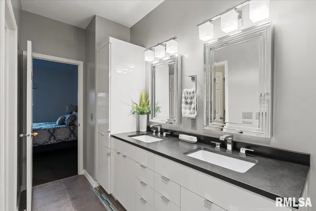 $374,900 | 3000 East 32nd Street, Unit 14, Davenport, IA 52807