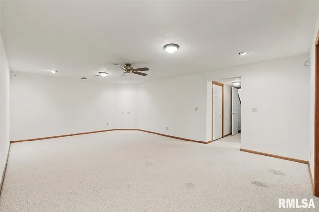 $374,900 | 3000 East 32nd Street, Unit 14, Davenport, IA 52807