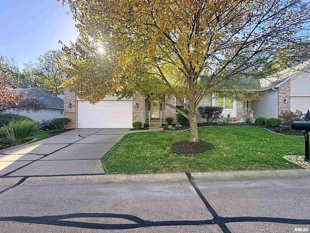 $374,900 | 3000 East 32nd Street, Unit 14, Davenport, IA 52807