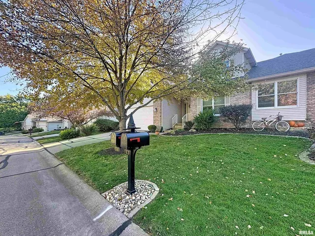 $374,900 | 3000 East 32nd Street, Unit 14, Davenport, IA 52807