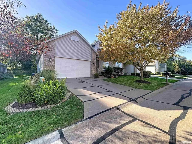 $374,900 | 3000 East 32nd Street, Unit 14, Davenport, IA 52807