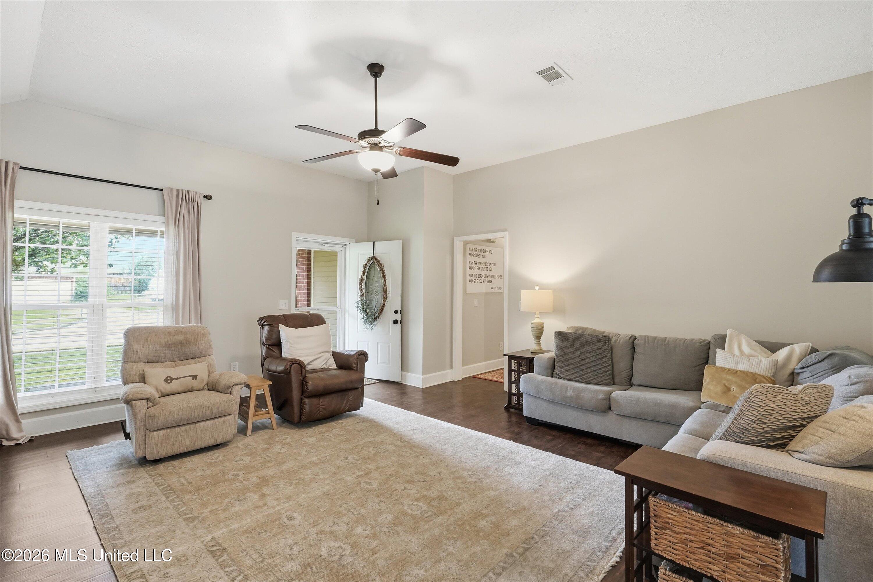 1308 Pecan Cove Brandon, MS 39042 - Photo 9 of 36 09-1308_Pecan_Cv_008