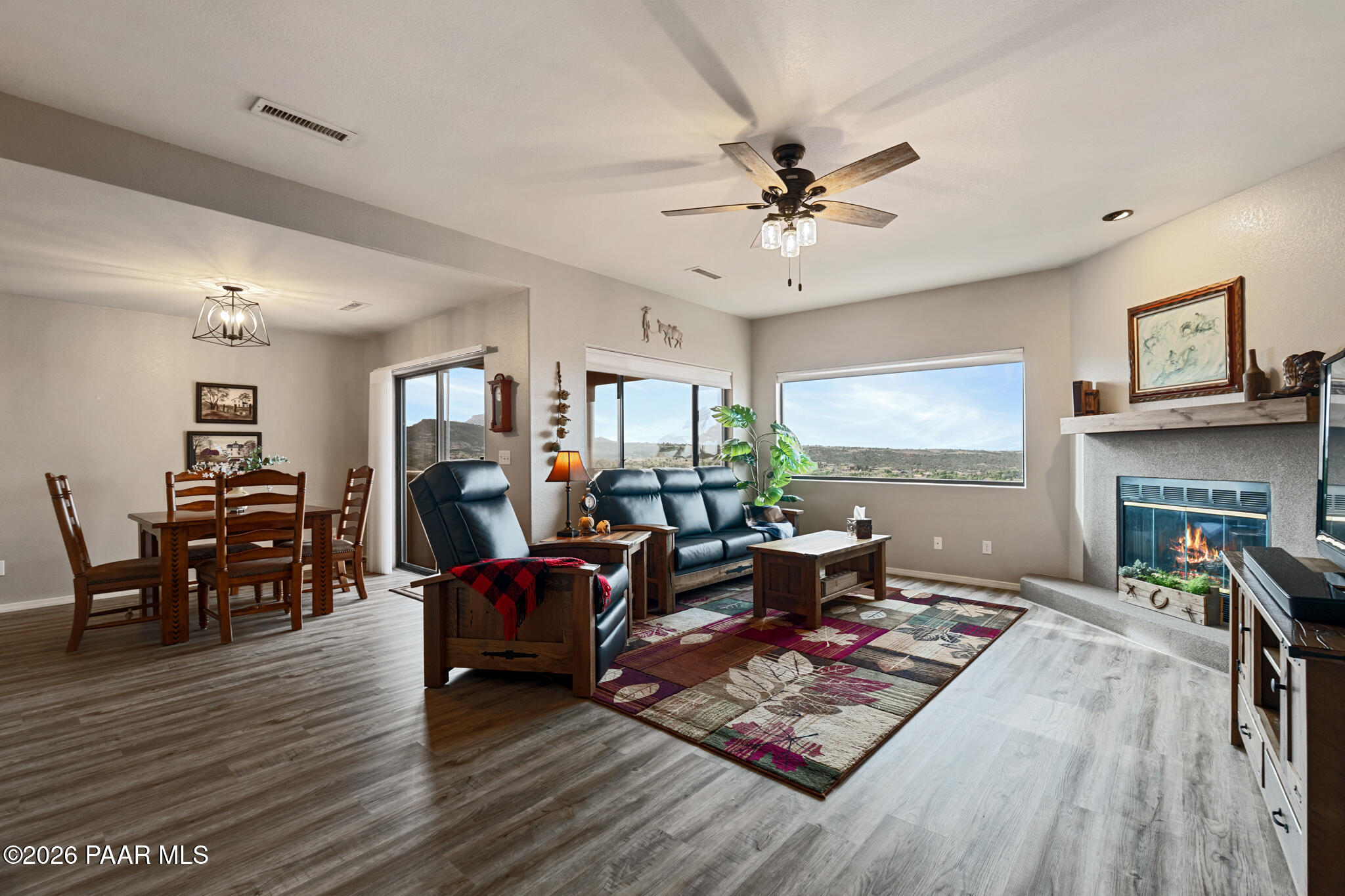 2697 College Heights Road Prescott, AZ 86301 - Photo 5 of 47 Living Room - 2697 College Heights