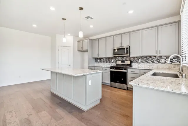 $528,999 | 775 East Curtis Avenue, Fowler, CA 93625