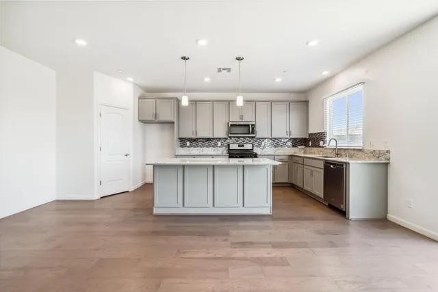 $528,999 | 775 East Curtis Avenue, Fowler, CA 93625