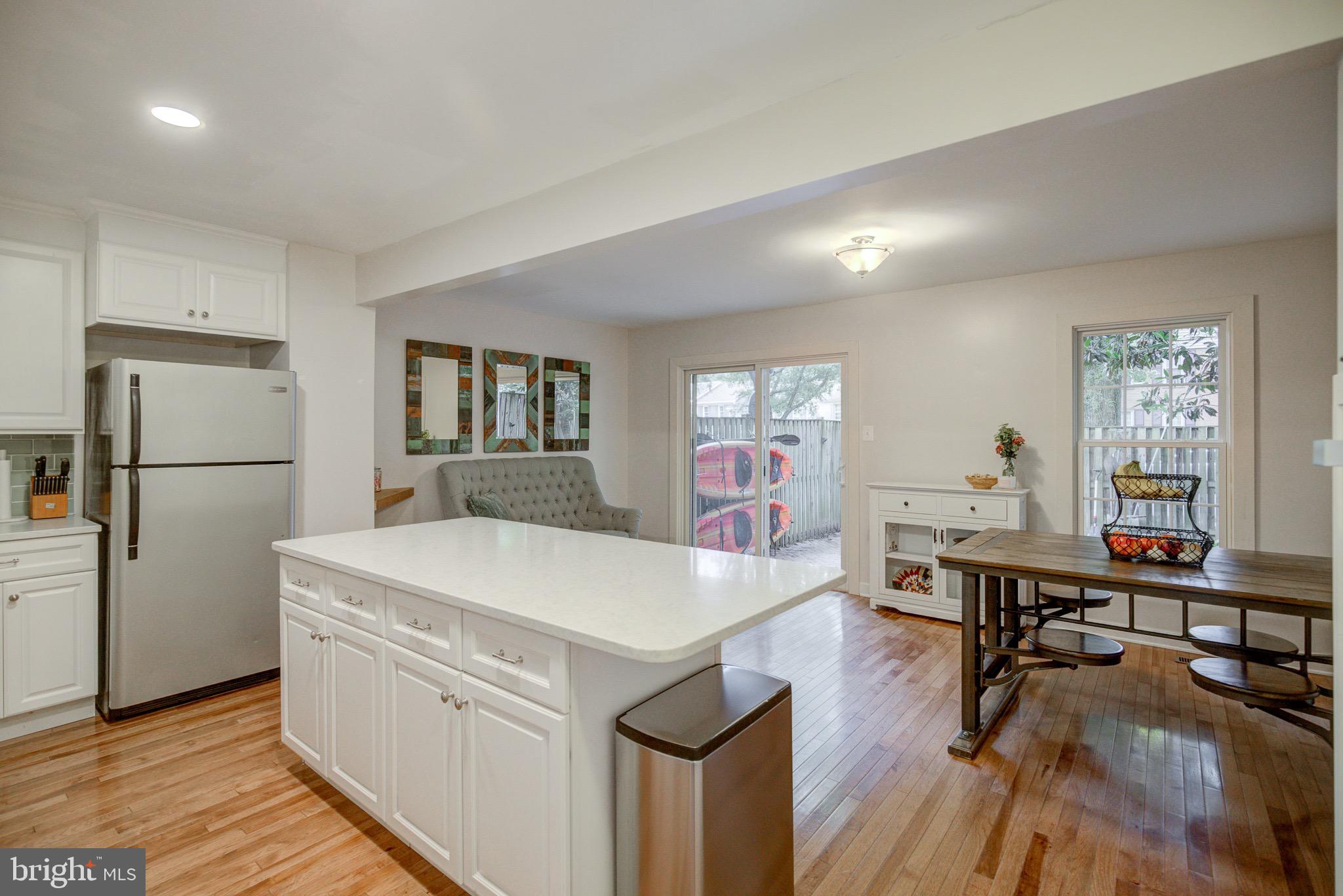11958 Heathcote Court Reston, VA 20191 - Photo 13 of 42 delightful large Island
