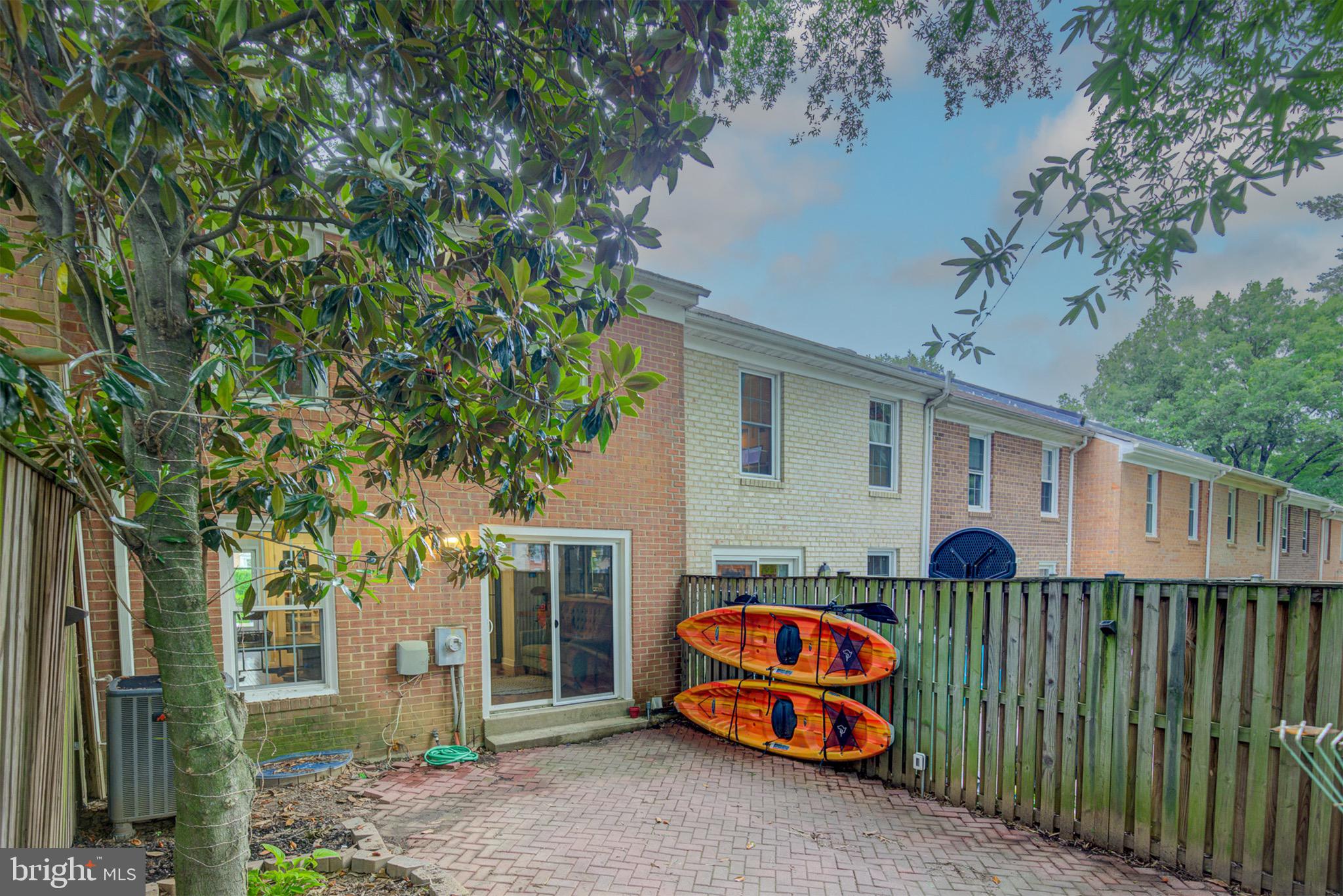 11958 Heathcote Court Reston, VA 20191 - Photo 31 of 42 back patio