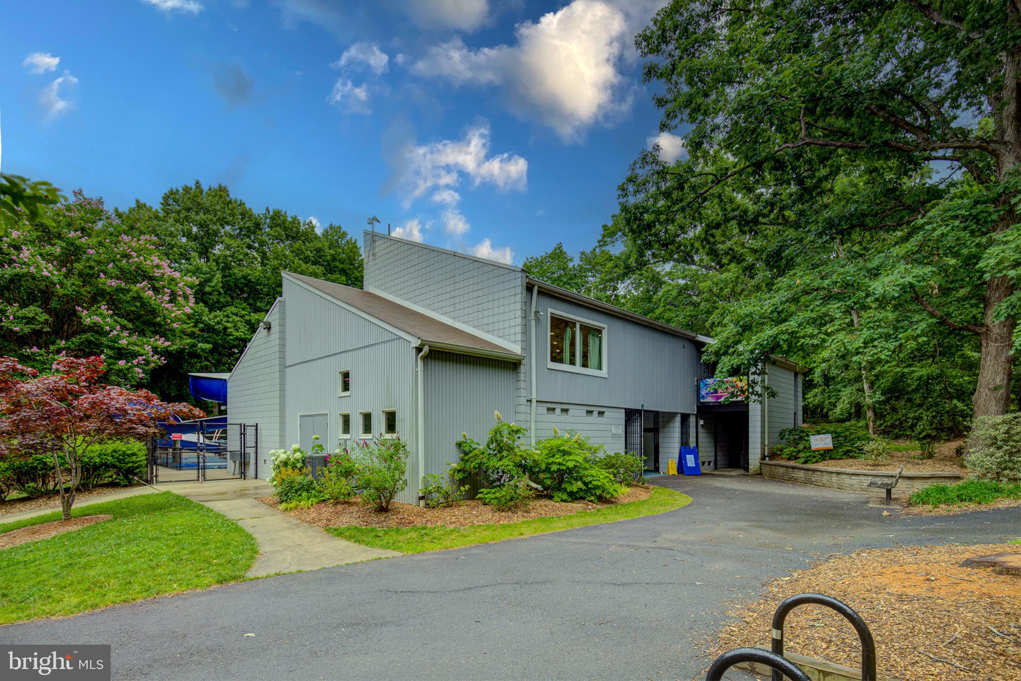 11958 Heathcote Court Reston, VA 20191 - Photo 34 of 42 swimming pool