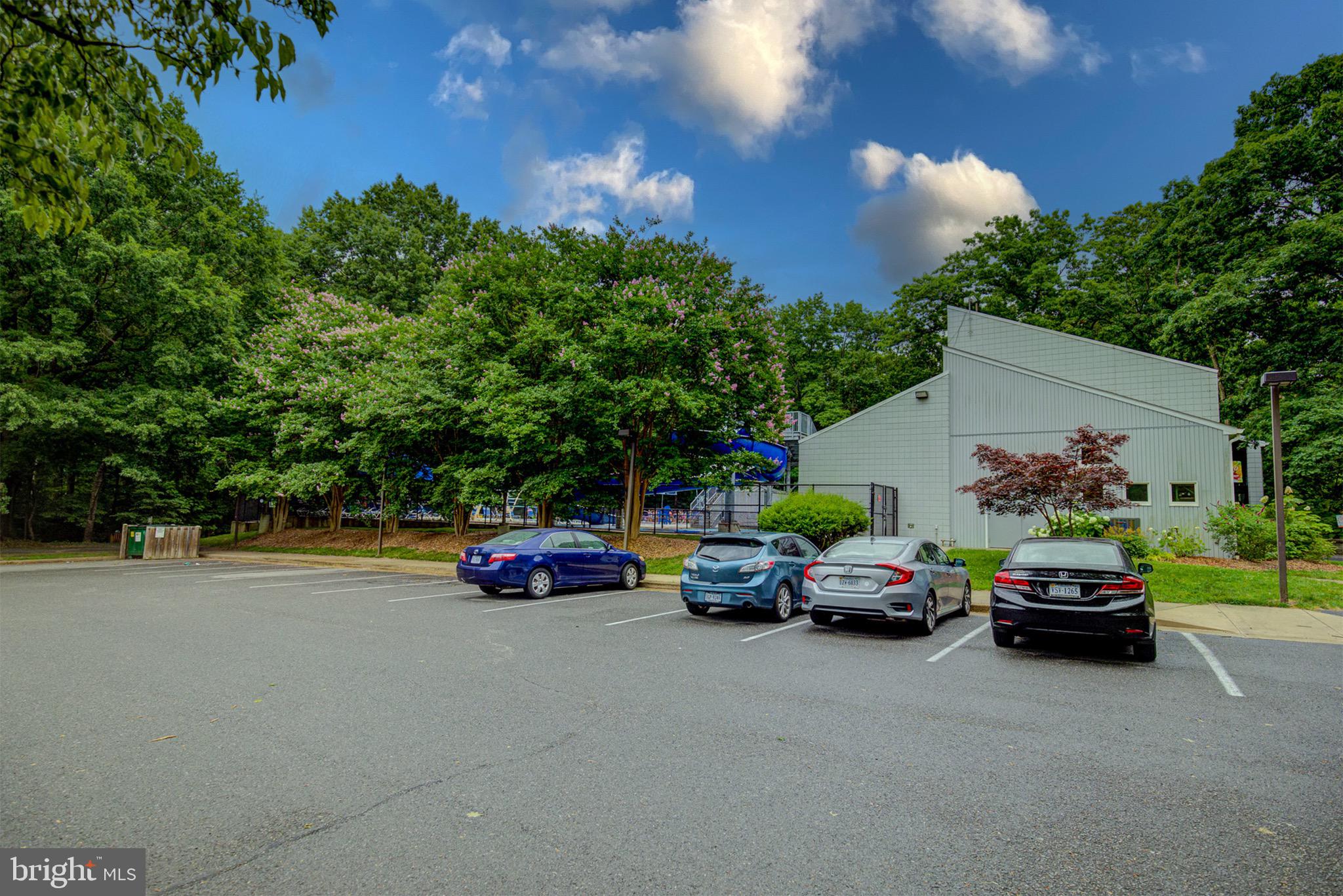 11958 Heathcote Court Reston, VA 20191 - Photo 35 of 42 swimming pool