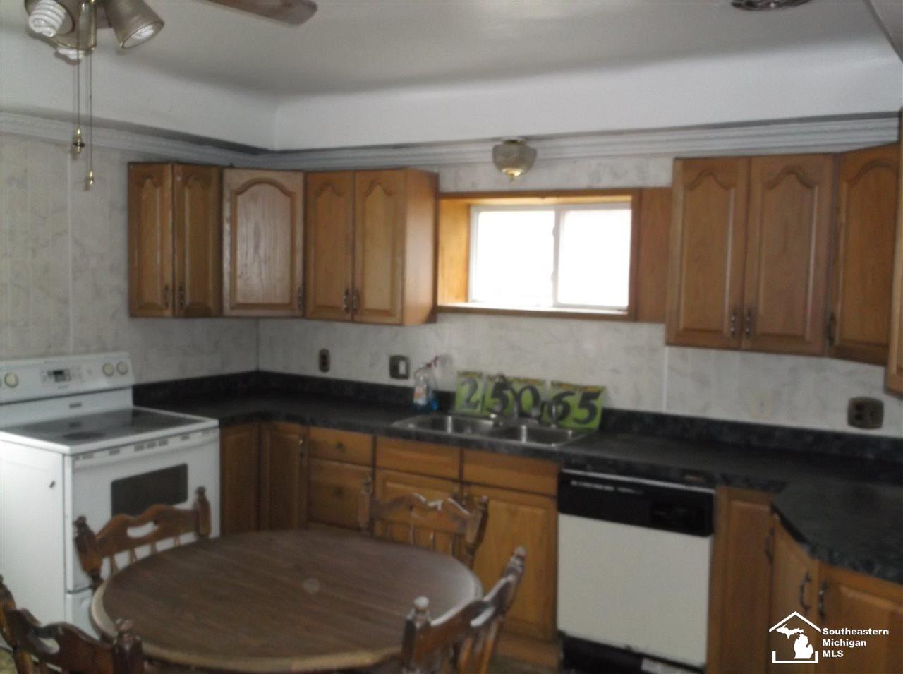 25065 Sibley Road Romulus, MI 48174 - Photo 3 of 13 31308590-2.JPG