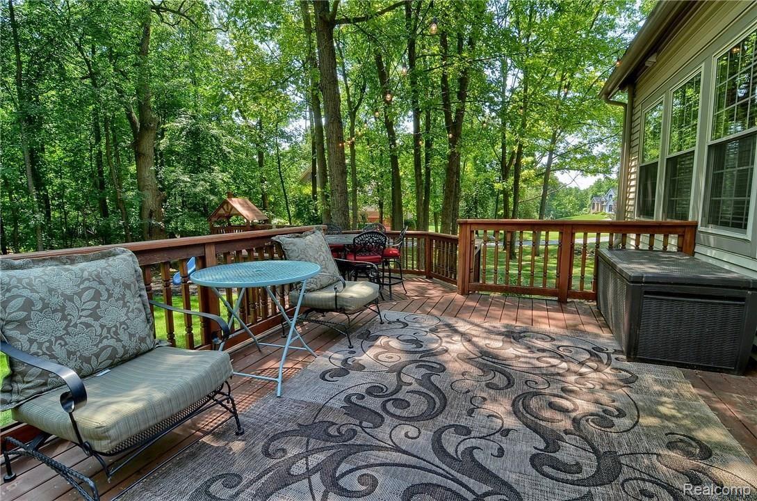 11248 Ridge View Trail Fenton, MI 48430 - Photo 25 of 32 Deck.jpg