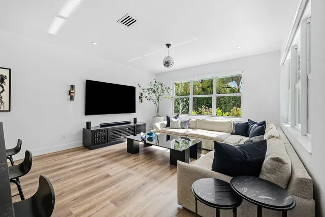 $7,999 | 4310 Buttonwood Drive, Delray Beach, FL 33445