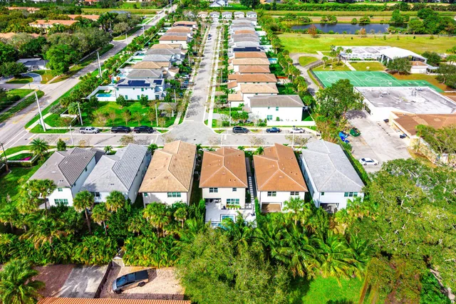 $7,999 | 4310 Buttonwood Drive, Delray Beach, FL 33445