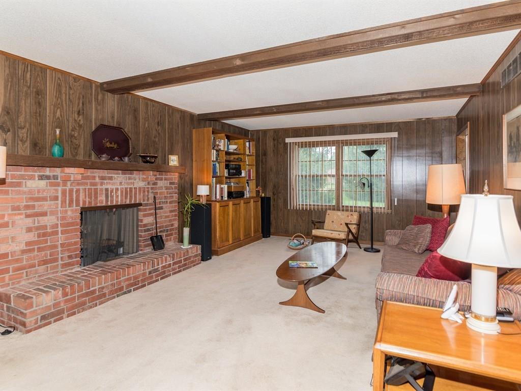 7464 Spring Mill Road Indianapolis, IN 46260 - Photo 11 of 20 Gallery Image 11