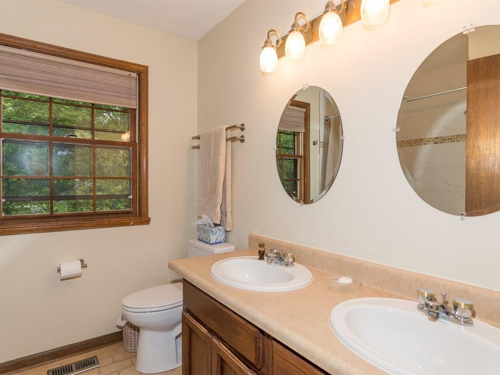 7464 Spring Mill Road Indianapolis, IN 46260 - Photo 17 of 20 Gallery Image 17