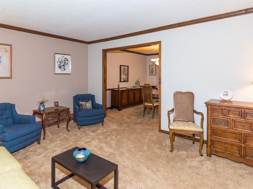 7464 Spring Mill Road Indianapolis, IN 46260 - Photo 3 of 20 Gallery Image 3