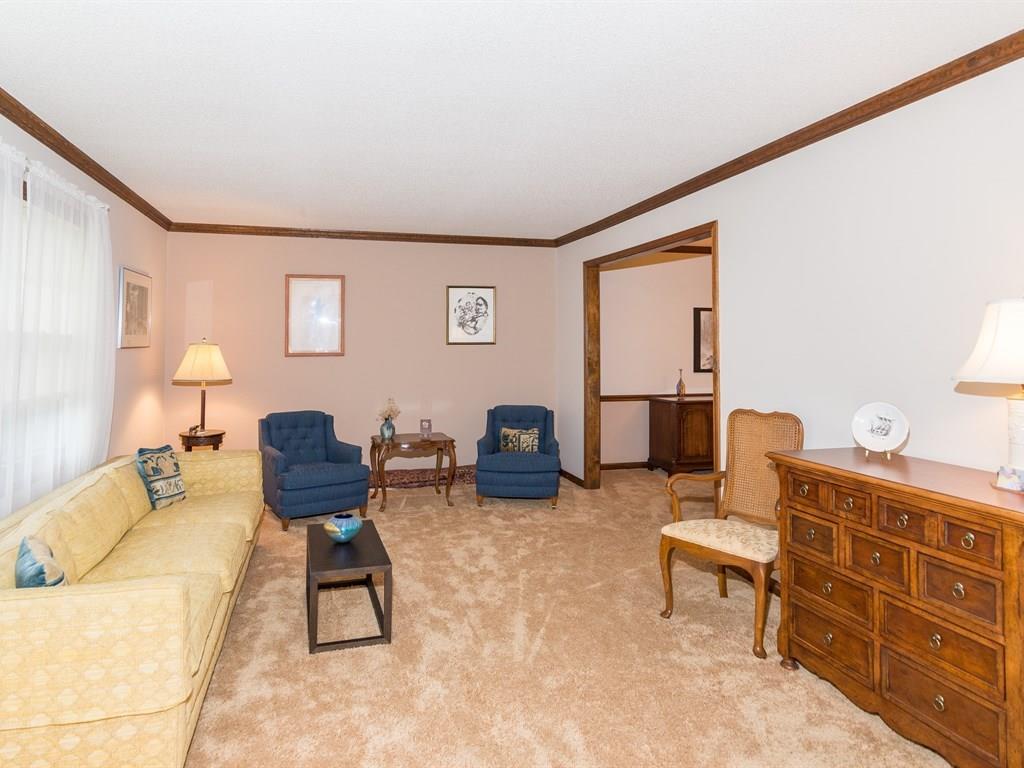 7464 Spring Mill Road Indianapolis, IN 46260 - Photo 4 of 20 Gallery Image 4