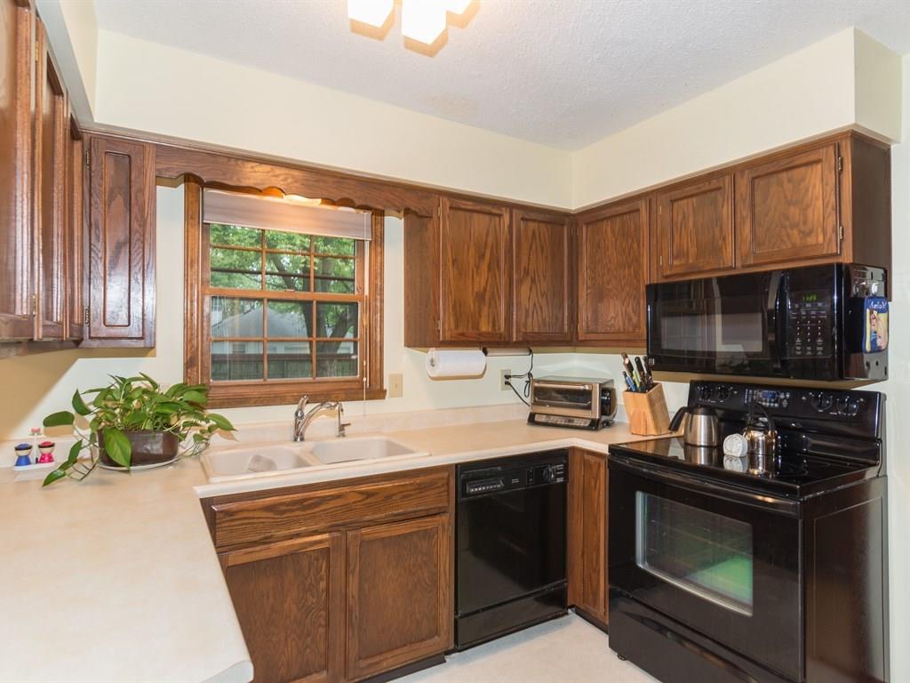 7464 Spring Mill Road Indianapolis, IN 46260 - Photo 7 of 20 Gallery Image 7