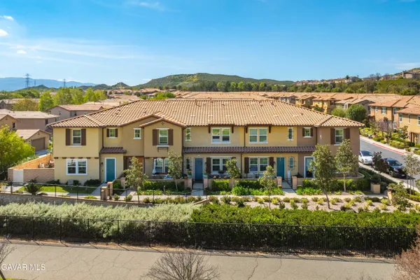 $630,000 | 28744 Jardineras Drive, Santa Clarita, CA 91354