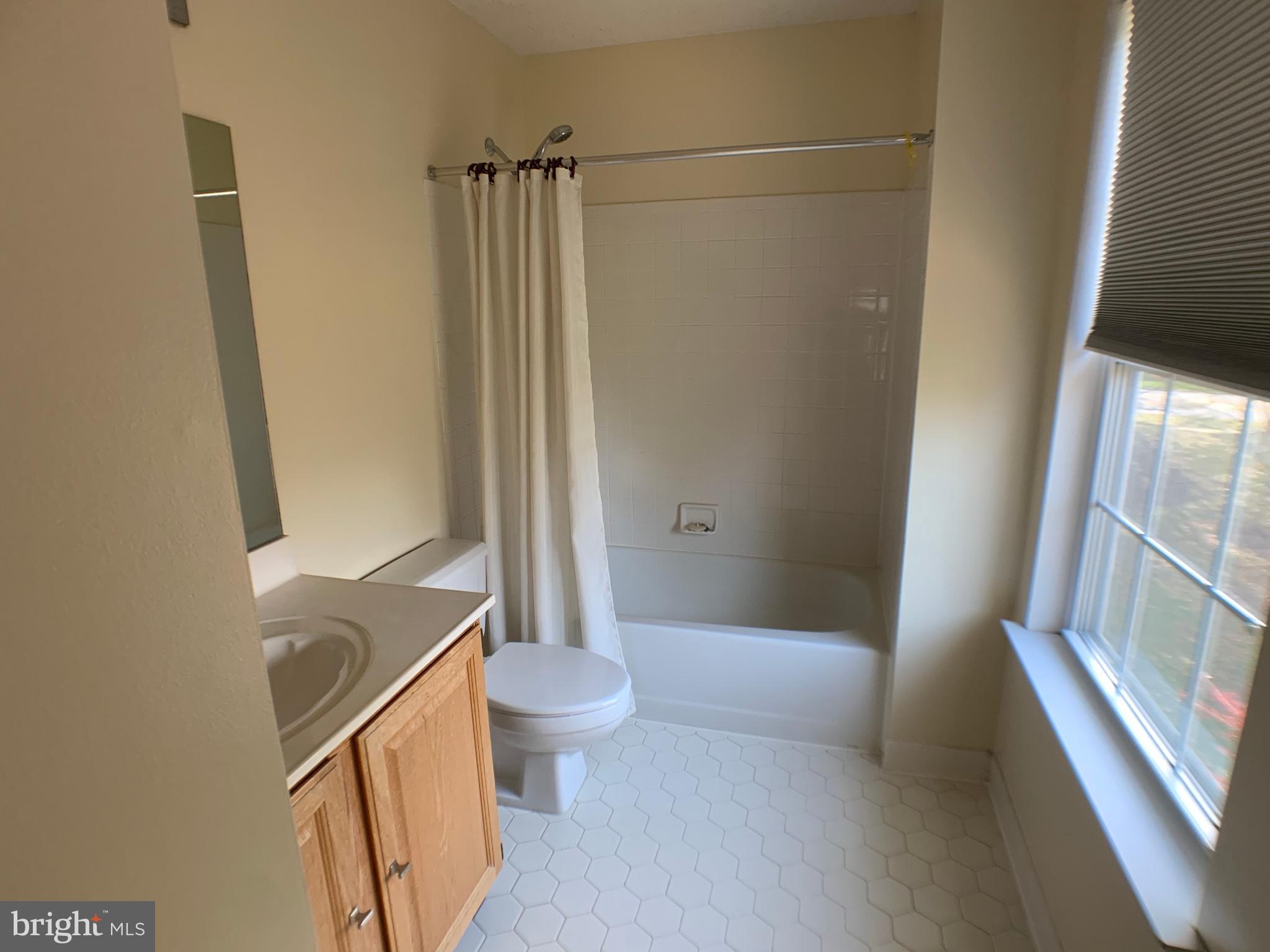 41 Ketley Place Princeton, NJ 08540 - Photo 12 of 12 2nd Bathroom