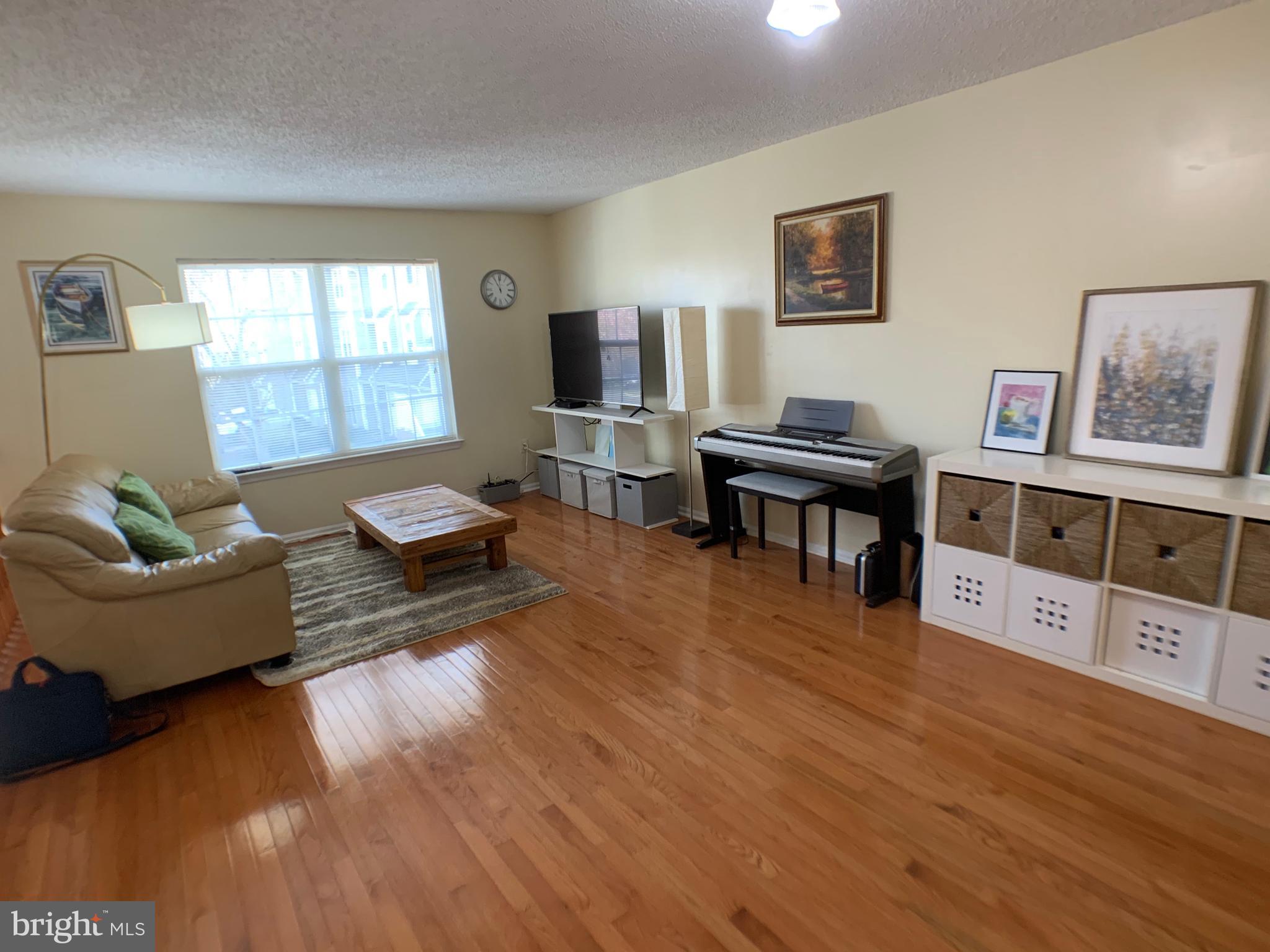 41 Ketley Place Princeton, NJ 08540 - Photo 4 of 12 Living Room