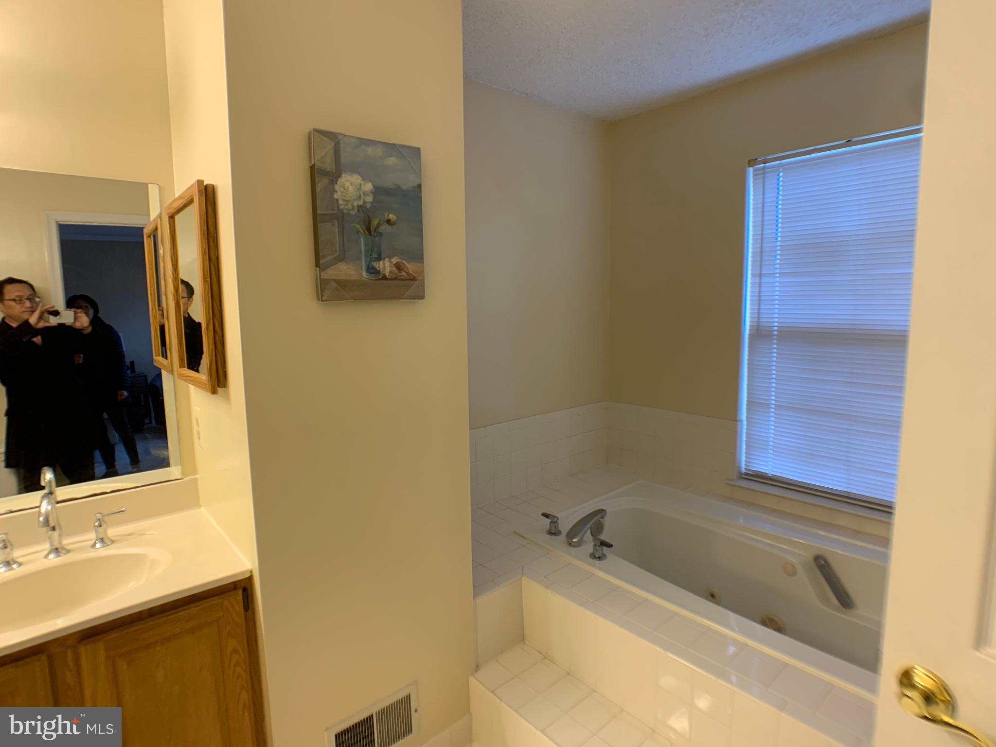 41 Ketley Place Princeton, NJ 08540 - Photo 10 of 12 Master Bathroom